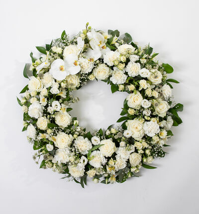 Krans i hvitt og grønt 80 cm Krans i hvitt og grønt 80 cm